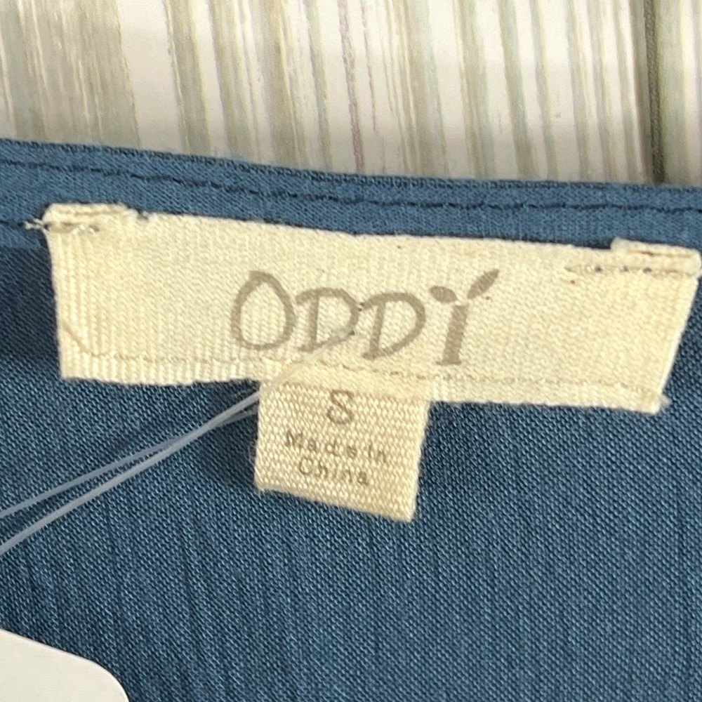 Oddy Embroidered Floral Blouse - Picture 3 of 8